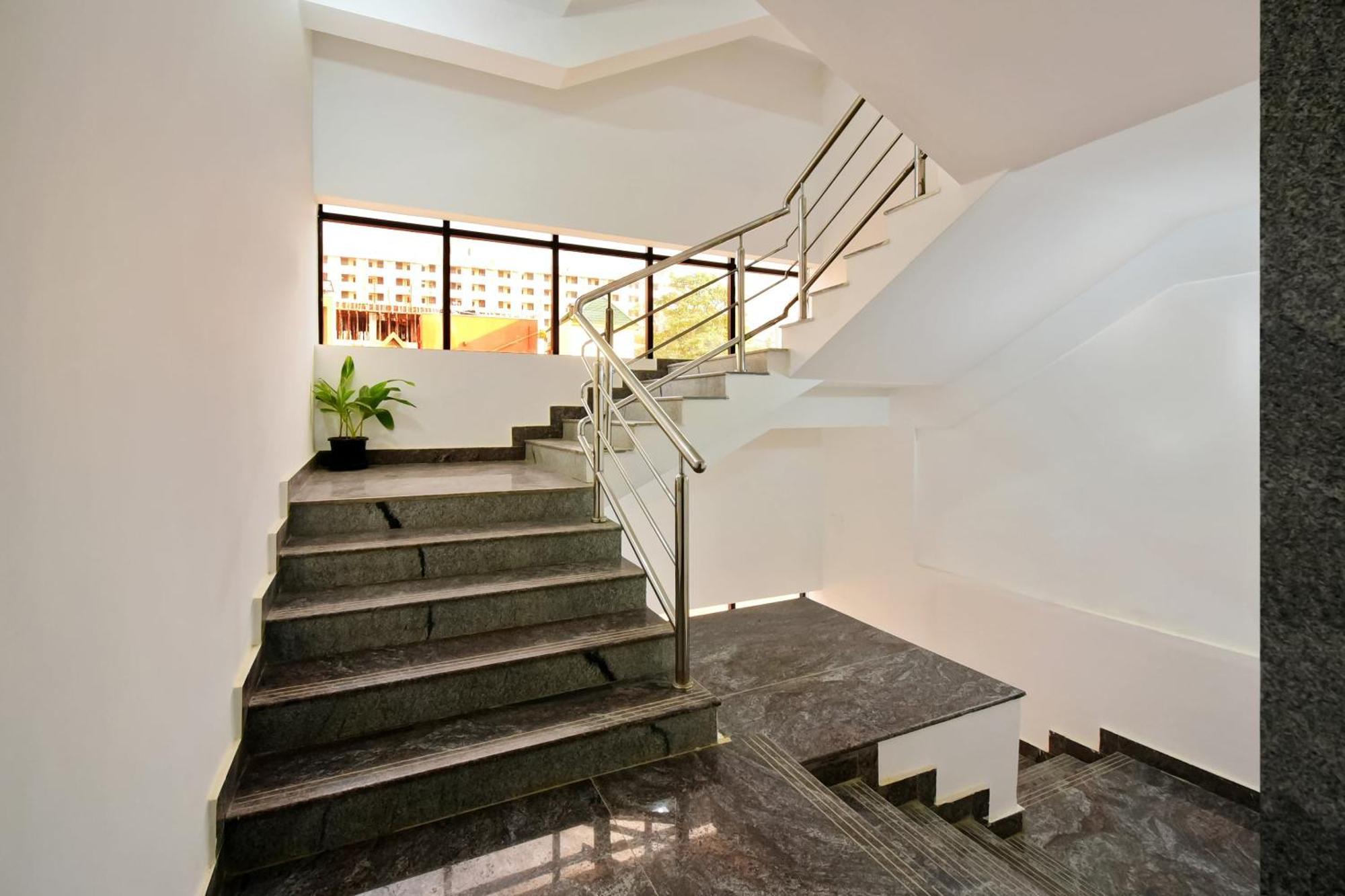 Super Grand Collection O Near Sarjapur Road Near 7D Voyage Hotell Bangalore Eksteriør bilde